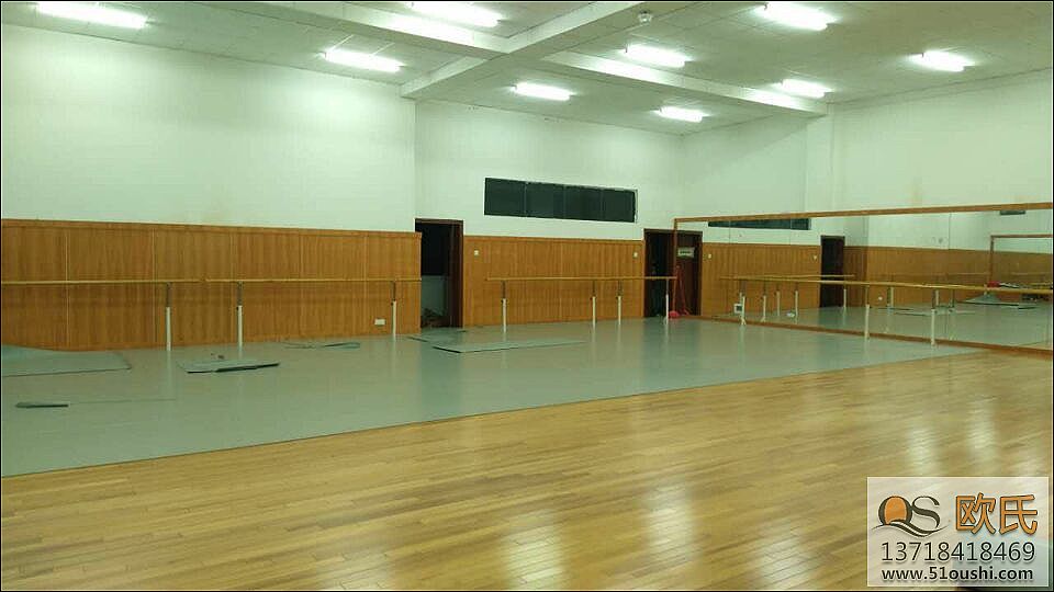 学校舞蹈教室地胶铺装案例
