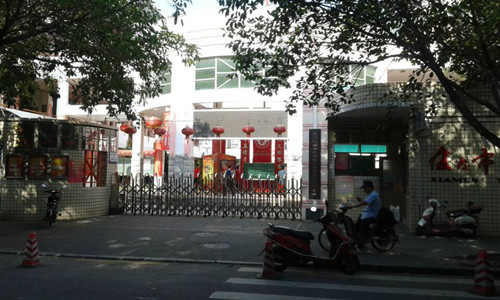 运动地板成功案例之厦门市火炬学校羽毛球馆