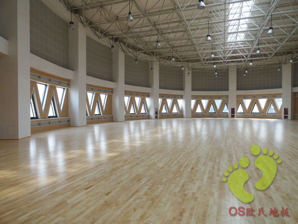 呼和浩特少年宫体育馆篮球场运动木地板铺设